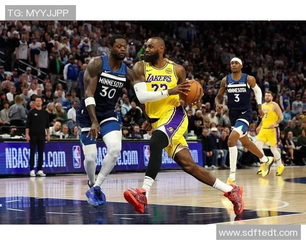 湖人热火G3比赛争议引发热议球迷质疑裁判放水行为 湖人热火G3比赛争议引发热议球迷质疑裁判放水行为