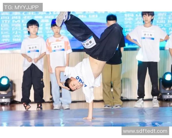 街舞魅力揭秘：深入上海街舞队员的心理素质与团队精神探讨